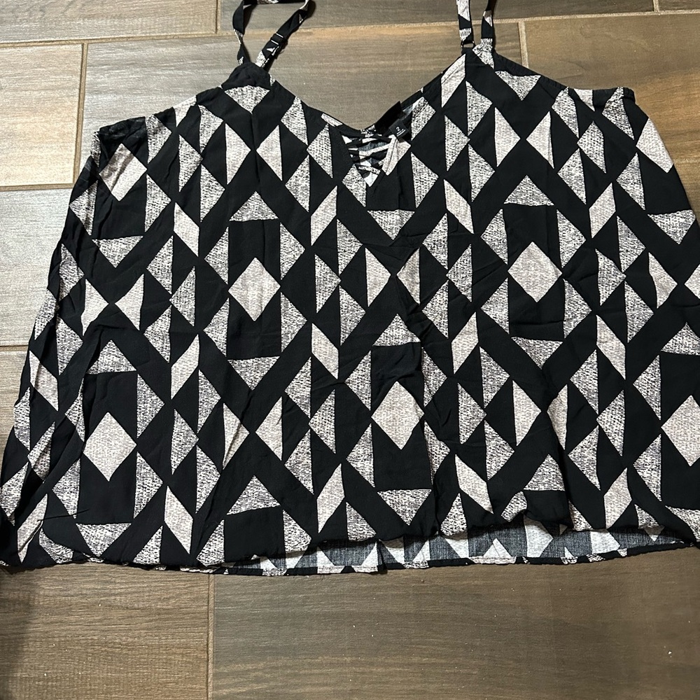 Torrid Black and White Geometric Camisole